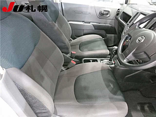 NISSAN AD 2020