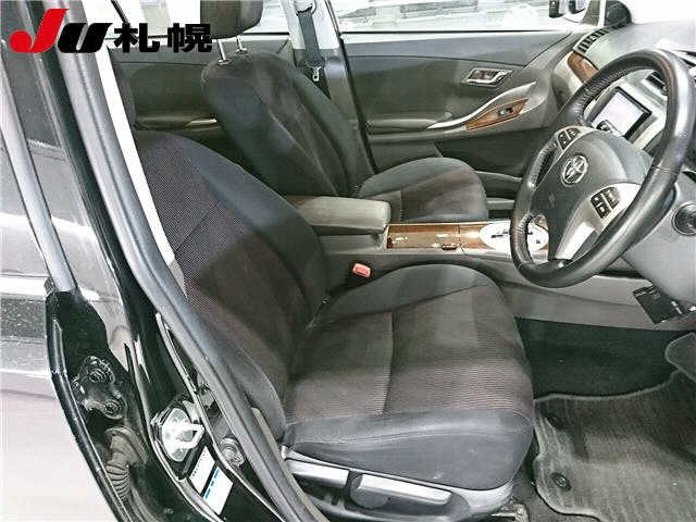 TOYOTA PREMIO 2016