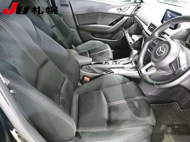 MAZDA AXELA 2017