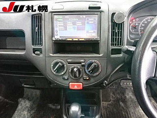 NISSAN AD 2018