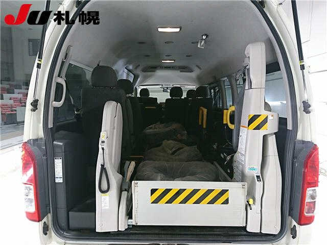 TOYOTA HIACE 2019