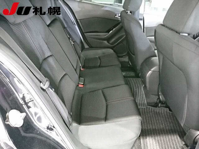 MAZDA AXELA 2017