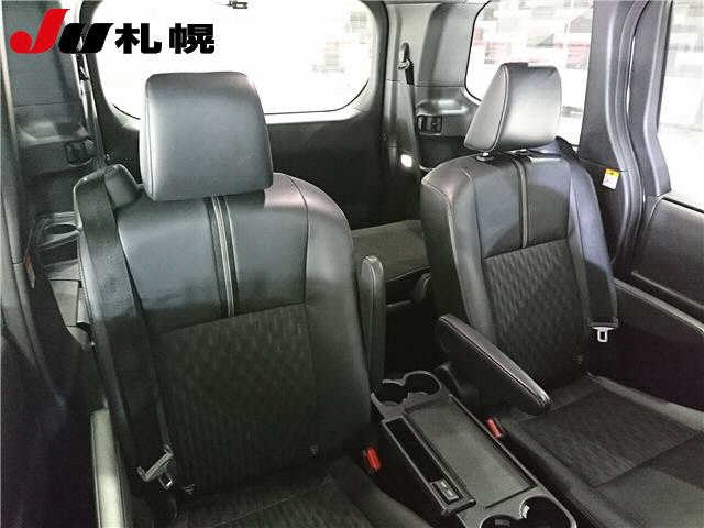 TOYOTA NOAH 2022