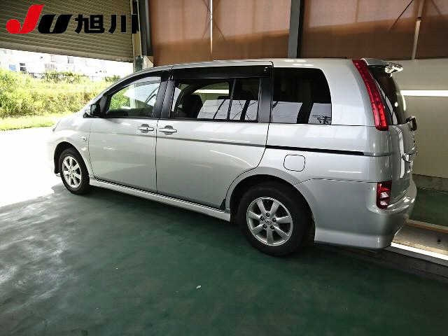 TOYOTA ISIS 2010