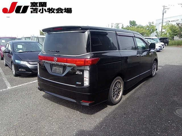 NISSAN ELGRAND 2010