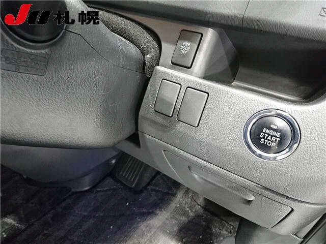 TOYOTA NOAH 2008