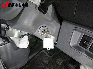 MITSUBISHI MINICAB TRUCK 2010