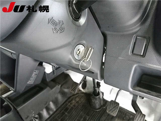 NISSAN CLIPPER TRUCK 2015