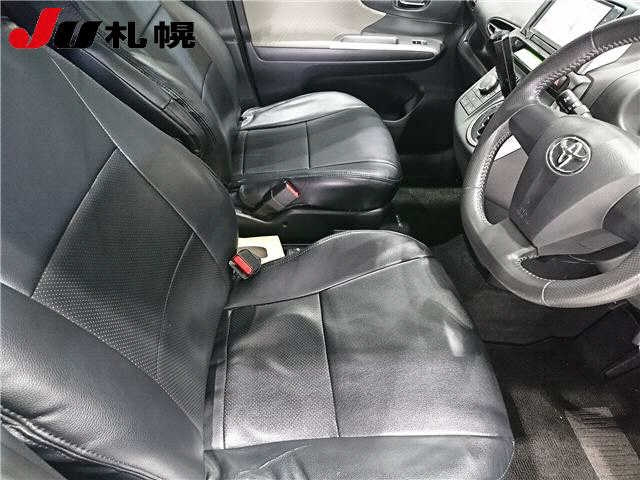 TOYOTA WISH 2010