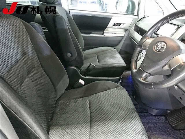 TOYOTA NOAH 2008