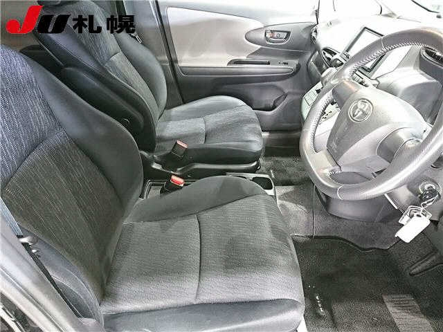 TOYOTA WISH 2010