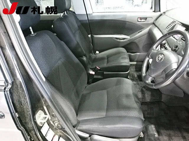 TOYOTA ISIS 2010