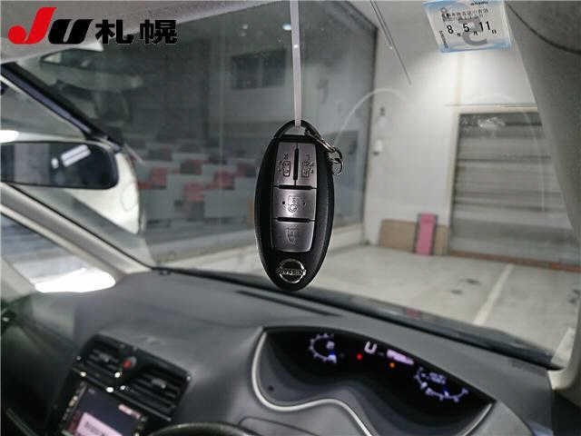 NISSAN SERENA 2011