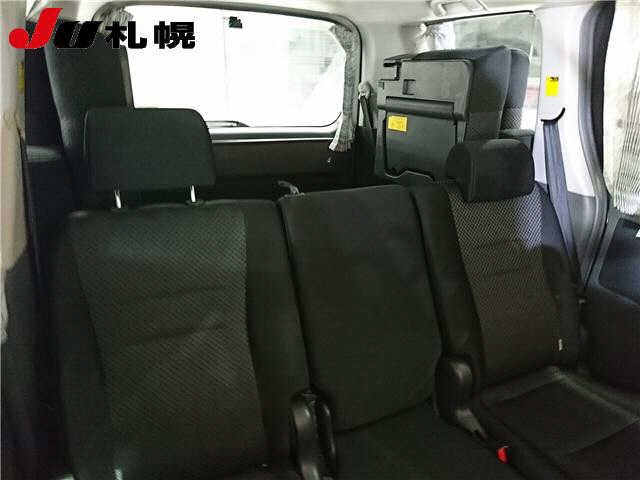 TOYOTA NOAH 2008