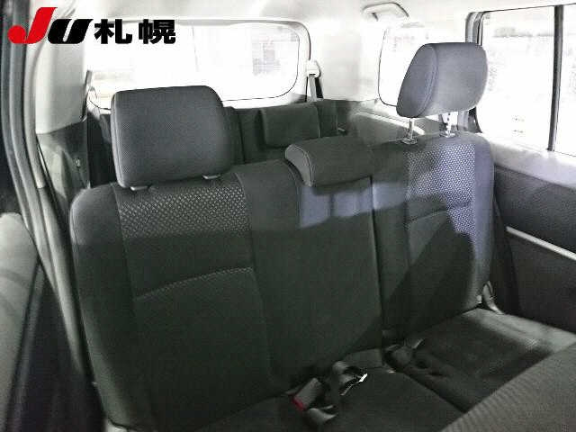 TOYOTA ISIS 2010