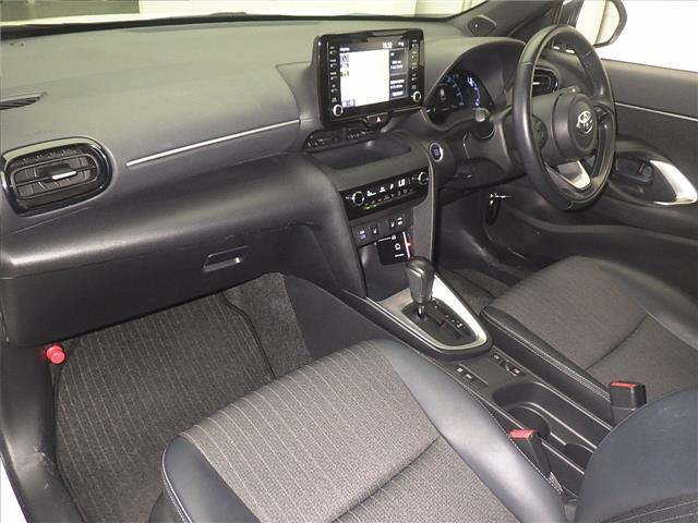 TOYOTA YARIS CROSS 2023