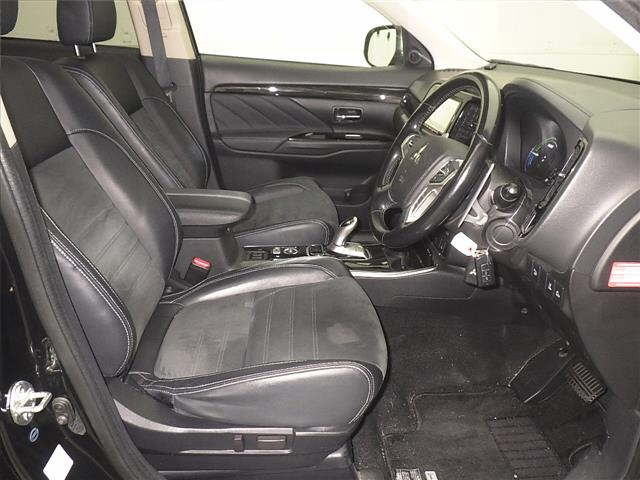 MITSUBISHI OUTLANDER PHEV 2017