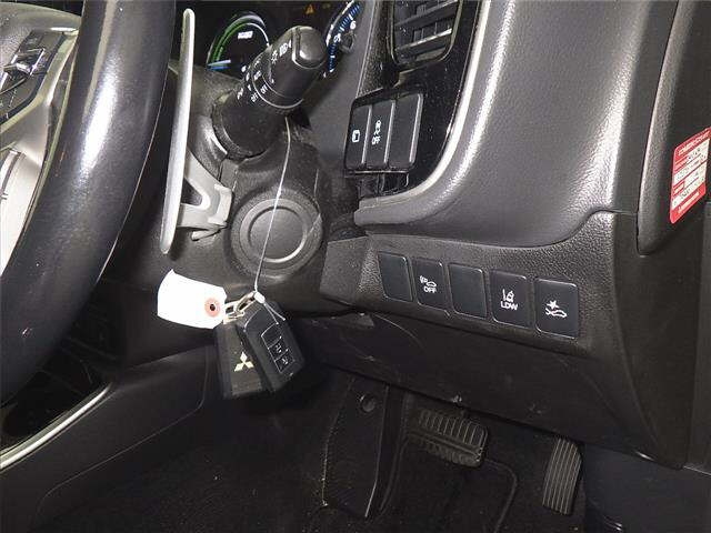 MITSUBISHI OUTLANDER PHEV 2017