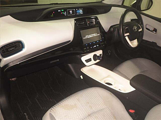 TOYOTA PRIUS 2016