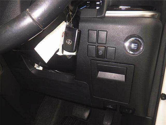 TOYOTA VELLFIRE 2017