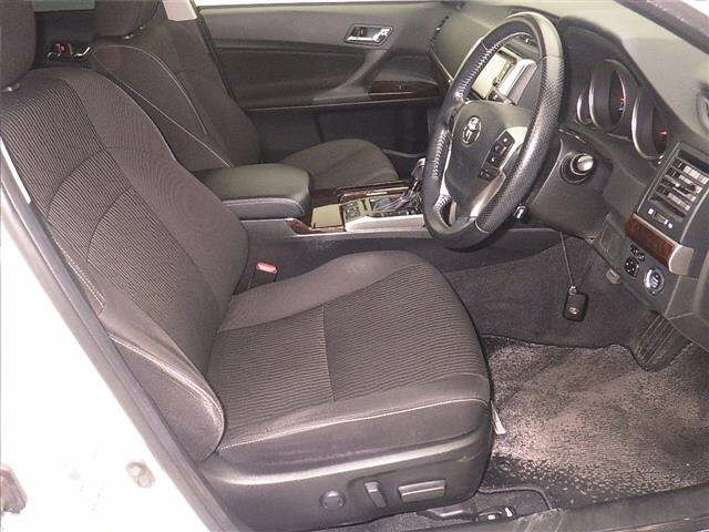 TOYOTA MARK X 2017