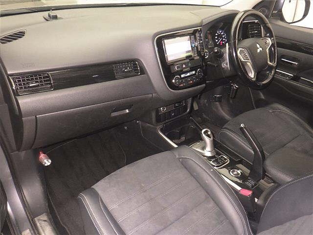 MITSUBISHI OUTLANDER PHEV 2015