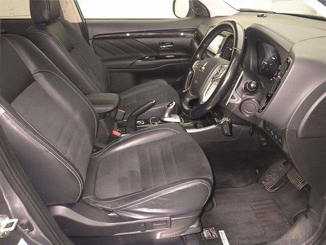 MITSUBISHI OUTLANDER PHEV 2015