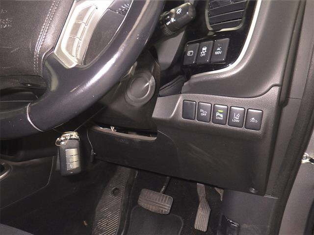 MITSUBISHI OUTLANDER PHEV 2015