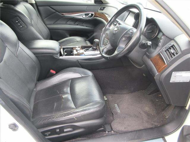 NISSAN FUGA 2013