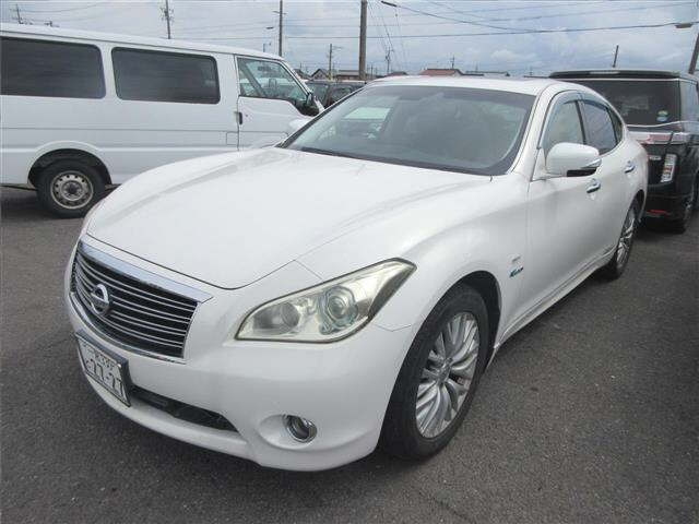 NISSAN FUGA 2013