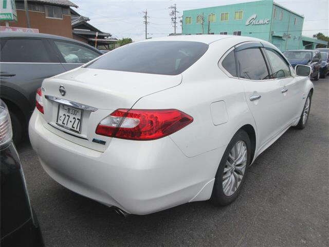 NISSAN FUGA 2013