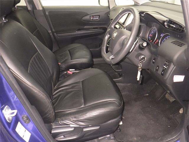 TOYOTA WISH 2012