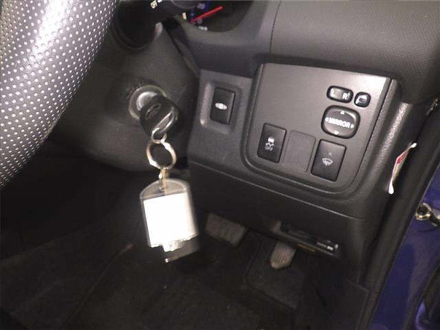 TOYOTA WISH 2012