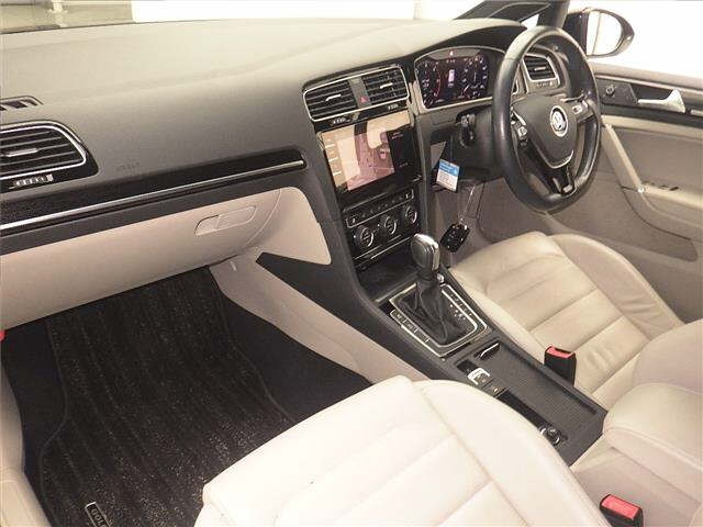 VOLKSWAGEN GOLF 2020
