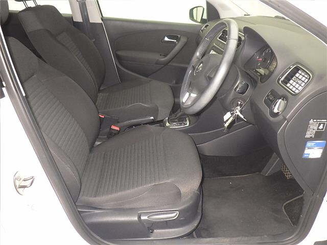 VOLKSWAGEN POLO 2012