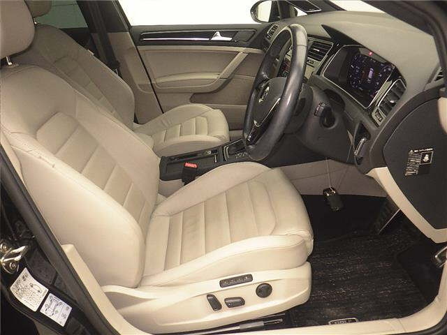 VOLKSWAGEN GOLF 2020