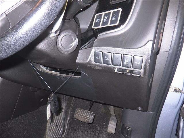 MITSUBISHI OUTLANDER PHEV 2013