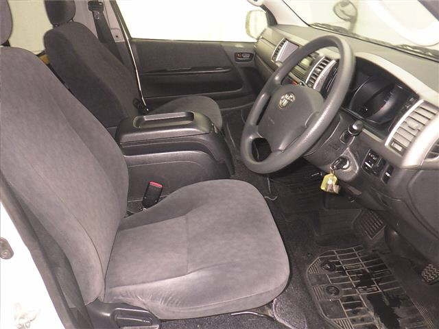 TOYOTA HIACE 2014