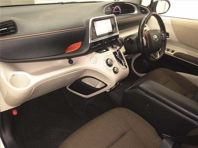 TOYOTA SIENTA 2016
