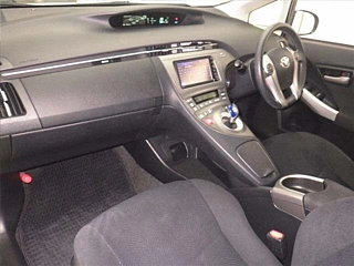 TOYOTA PRIUS 2015