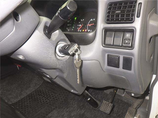 MAZDA BONGO VAN 2017