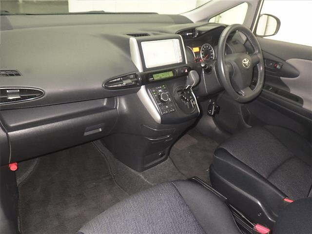 TOYOTA WISH 2010