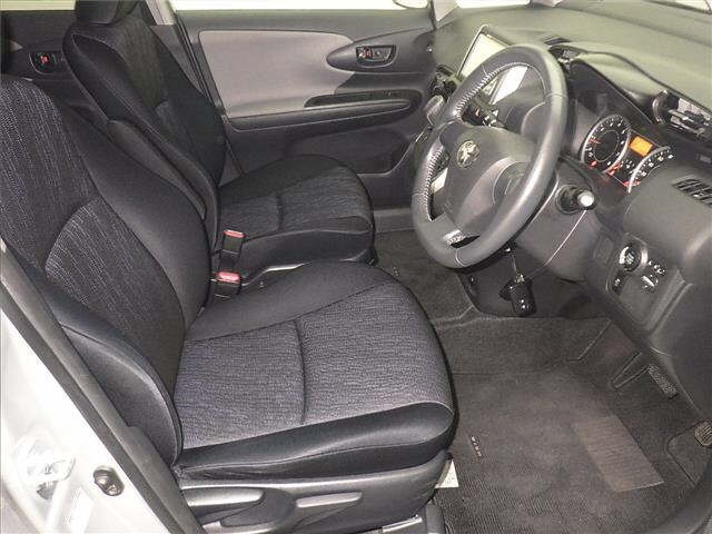 TOYOTA WISH 2010