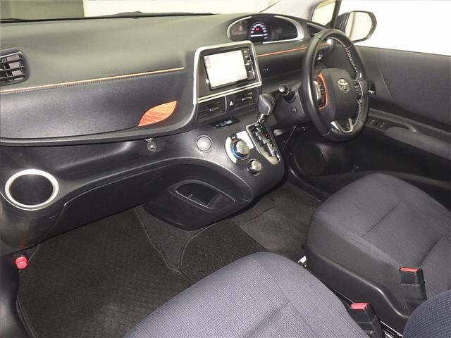 TOYOTA SIENTA 2016