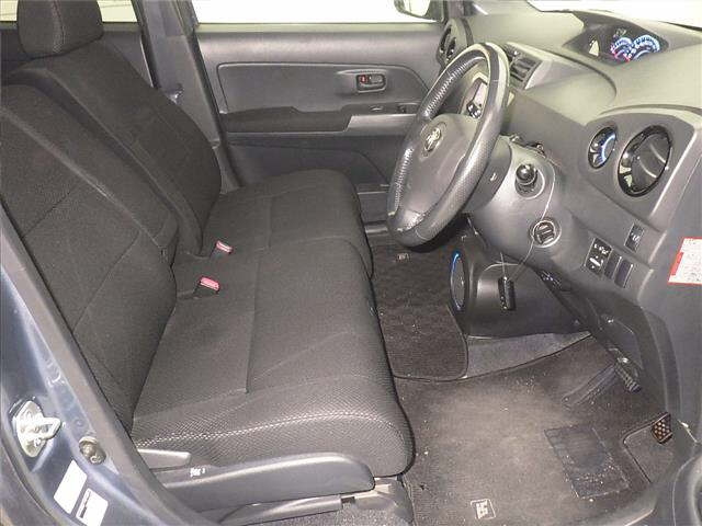 TOYOTA BB 2011
