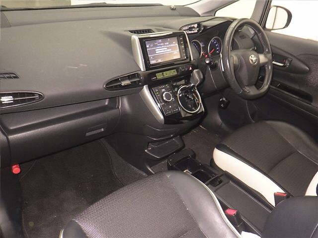 TOYOTA WISH 2014