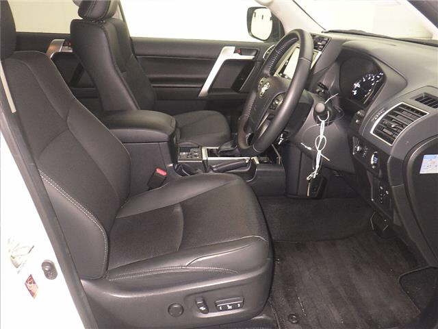 TOYOTA LAND CRUISER PRADO 2023
