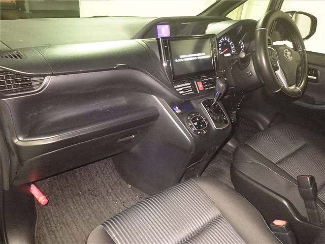 TOYOTA NOAH 2016
