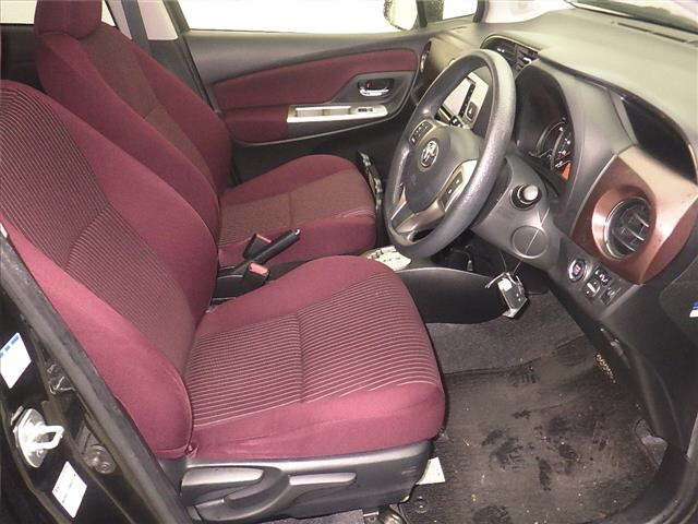 TOYOTA VITZ 2015
