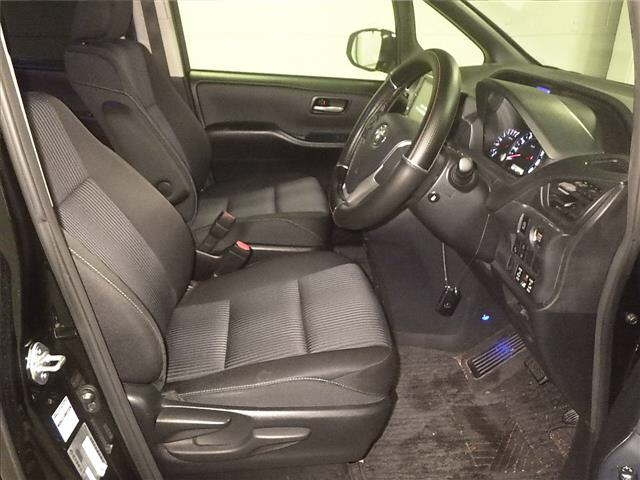 TOYOTA NOAH 2016